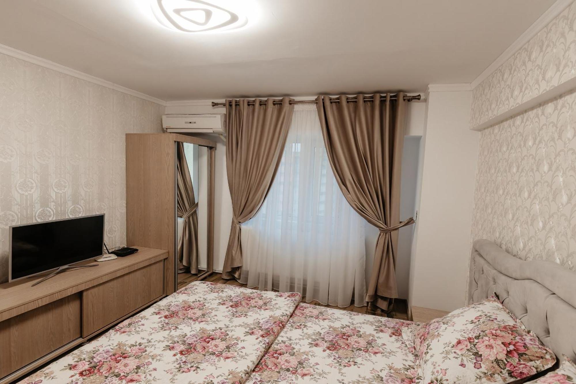 Luxury Radox Apartment Buzau City Center Exteriér fotografie